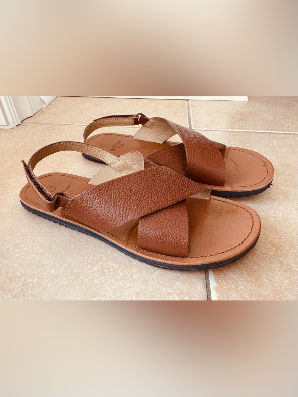Carrement Beau Leather Cross-Strap Slingback Sandals youth size 3 (34)